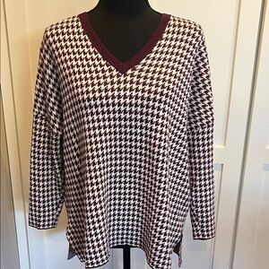 Ann Taylor Burgundy Houndstooth Sweater Size XS